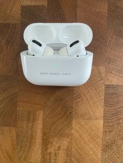 Apple AirPods Pro 1 with Charging Case