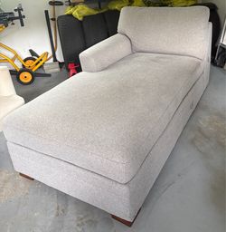 Chaise Lounge