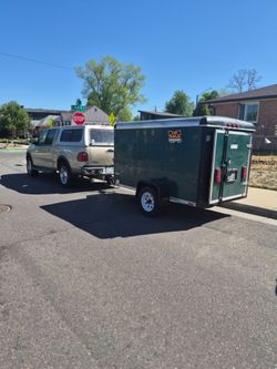 En closed trailer 5'x8'