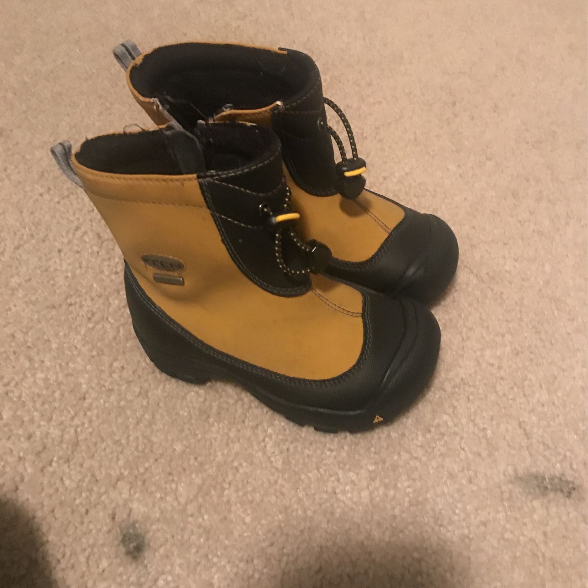 Keen Snow Boots Kids Size 11