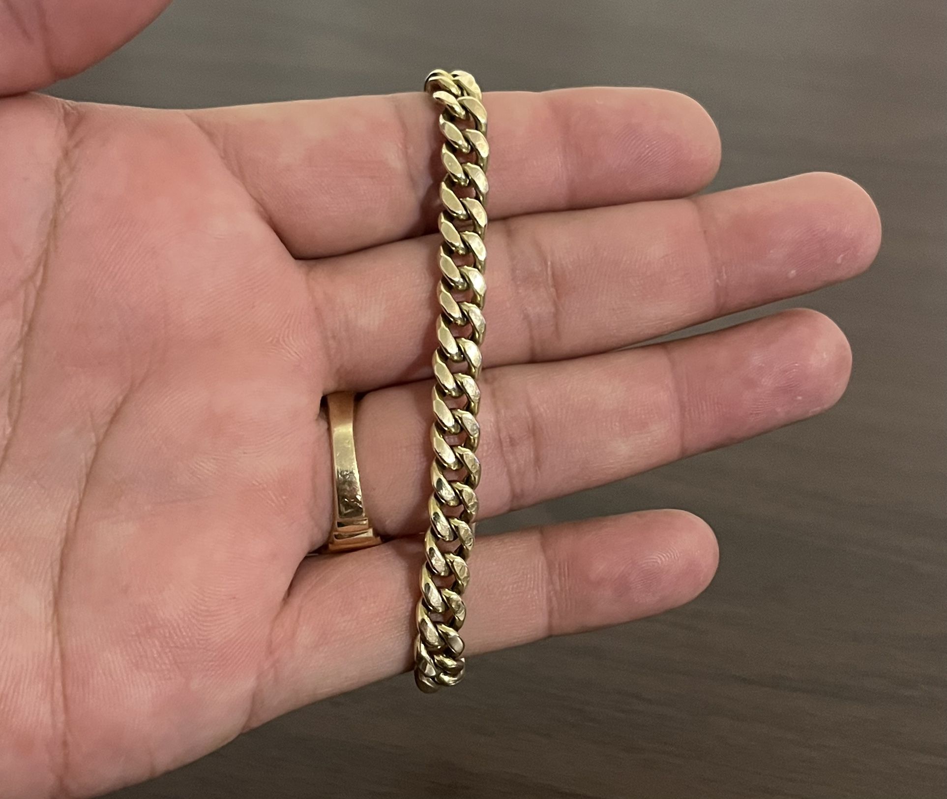 10K Gold Cuban Link Bracelet 8 Inches