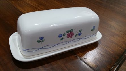 Pfaltzgraff Bonnie Brae butter dish