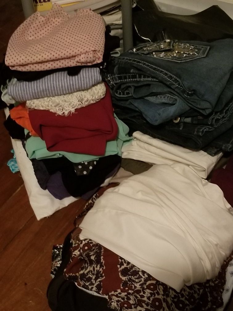 Closet Purge! 3 large garbage bags!Lot of Women's clothes All Name brand!