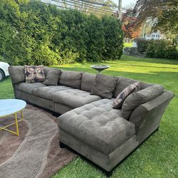 FREE DELIVERY!🚚 Brown Sectional Couch
