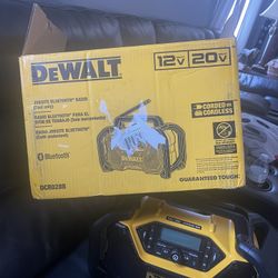 Dewalt Jobsite Bluetooth Radio Tool Only New Open Box 