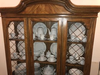 Hutch with some dishes China