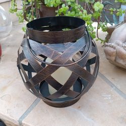 $12 Garden Round Battery Lantern
Batteries Not Included 