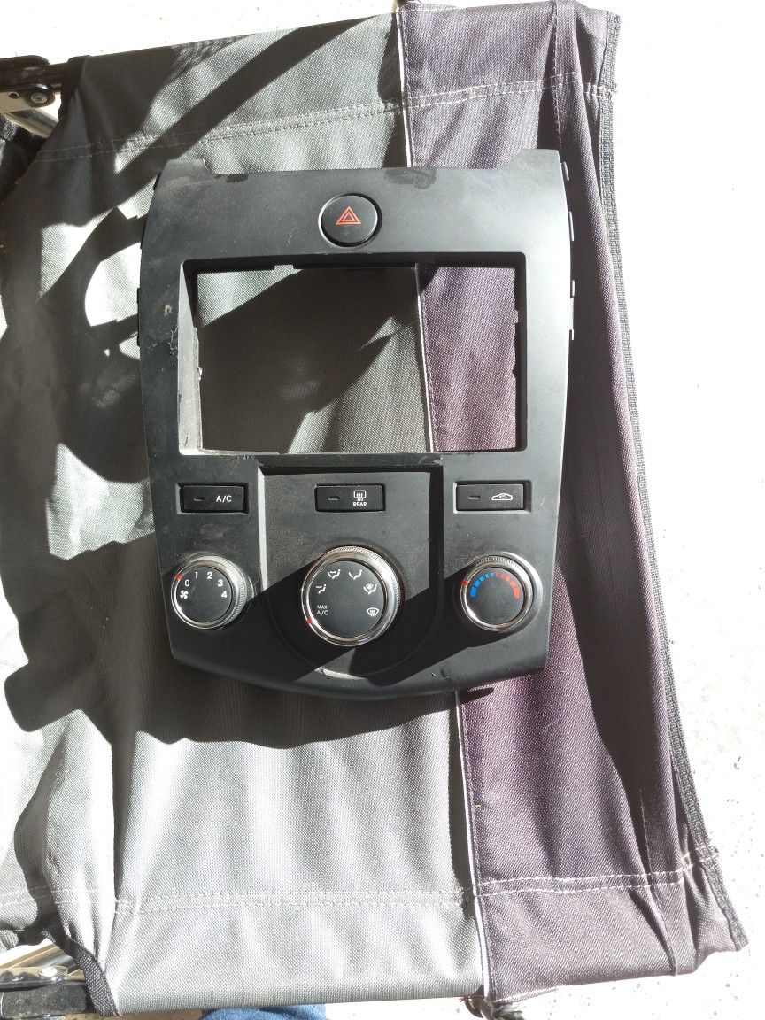 Control For AC And Hazard Lights For A Kia