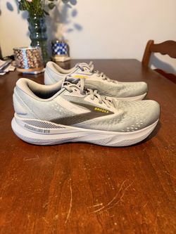 ASICS Adrenaline GTS 24 size 9