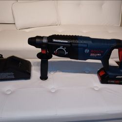 🔥Bosch Rotary Hammer Drill New Drill And Charger But Battery Is lightly used.