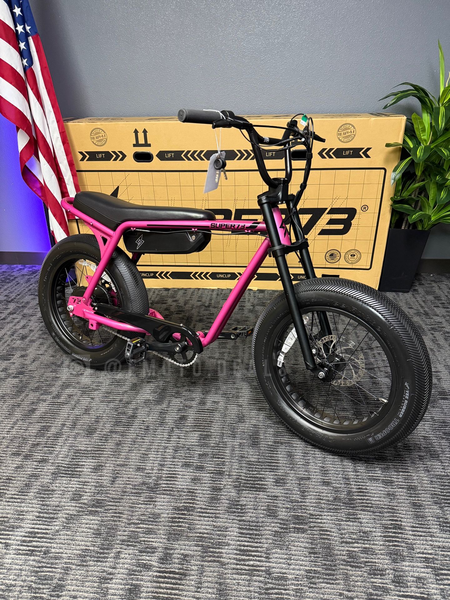 Super 73 Z Miami / Prickly Pink (Nice!)