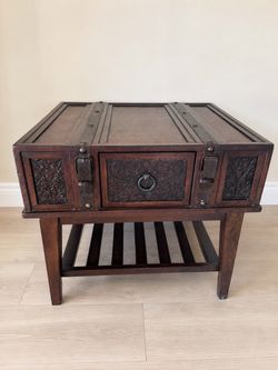 Trunk-Style Wood End Table with Drawer
