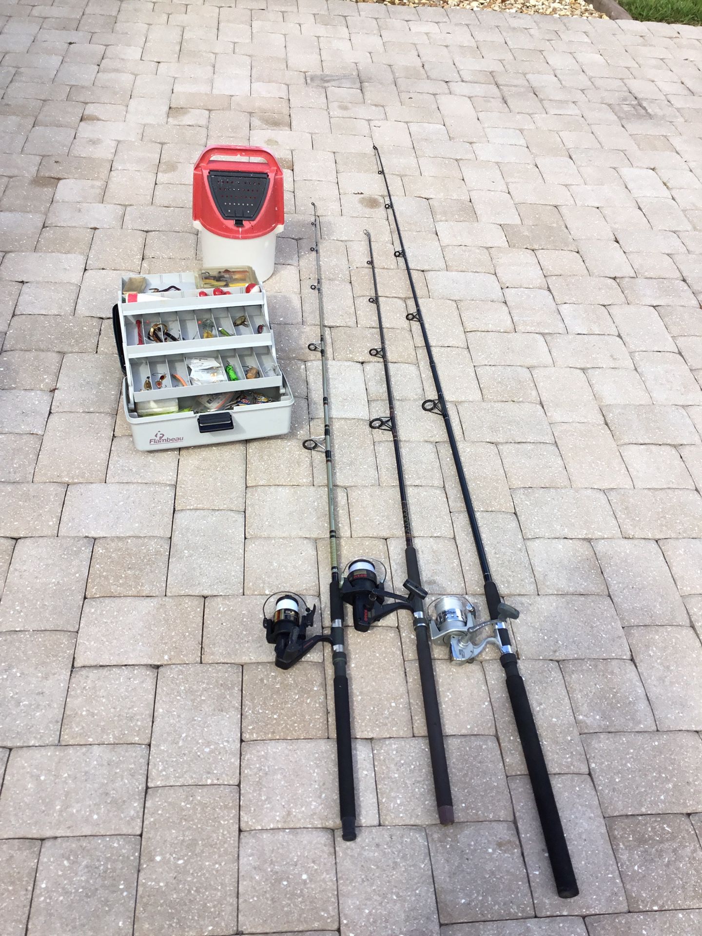 Fishing gear combo. C2-3 LOCATED IN PORT CHARLOTTE AREA