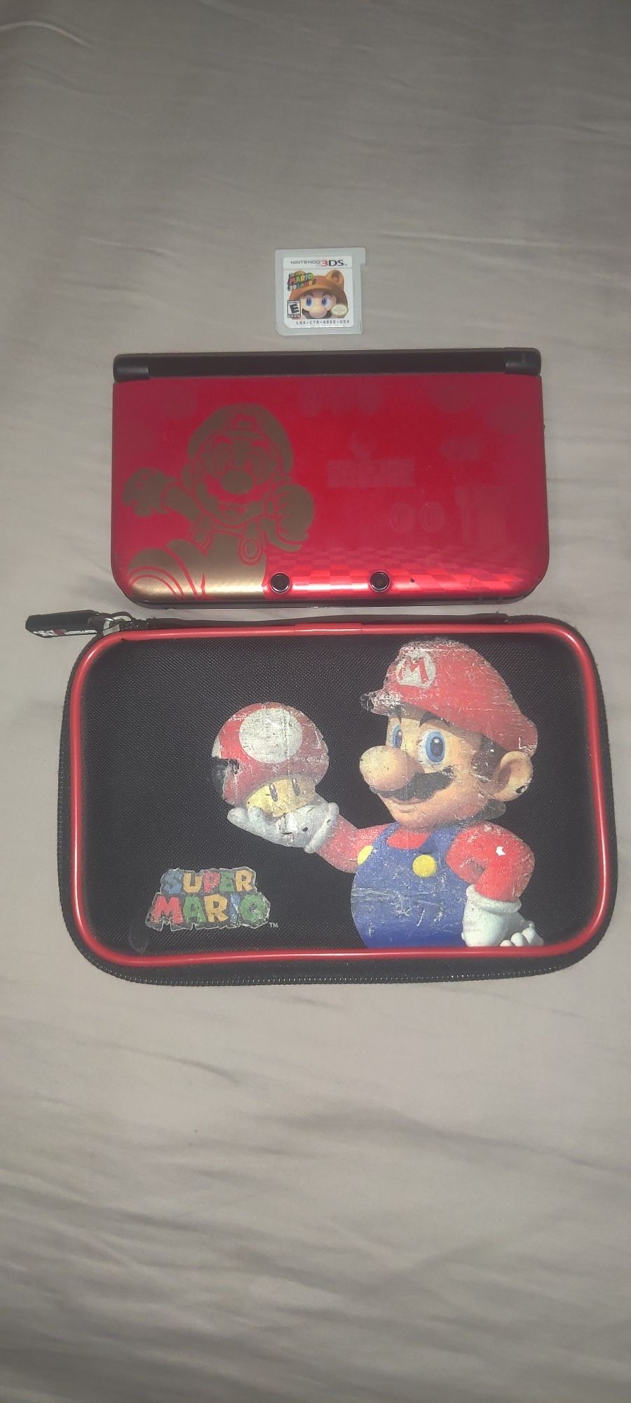 Nintendo 3ds XL +Game Limited Edition Super Mario Bros. Gold Red