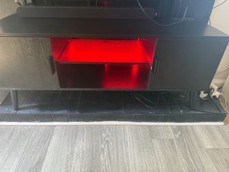 TV center Black