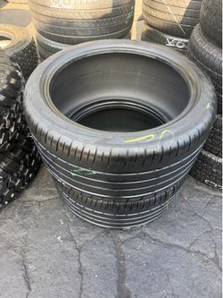 305/35ZR20 Tires