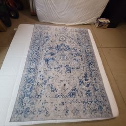 2 Different Rugs (Scroll To The Left!