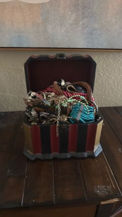 Jewelry Box full of jewelry