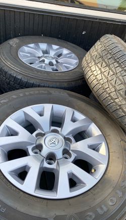 2019 Toyota Tacoma wheels and tires