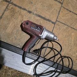 impacto eléctrica con cable de 1/2 pulgada de Chicago Electric, modelo 68099