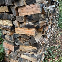Dry Split Firewood.