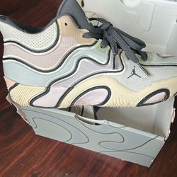 Nike Jordans size 6.5 youth only worn twice