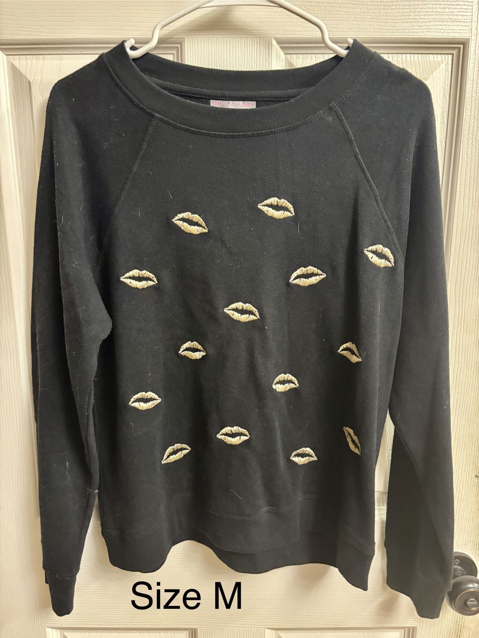 Women’s Sweatshirt size M