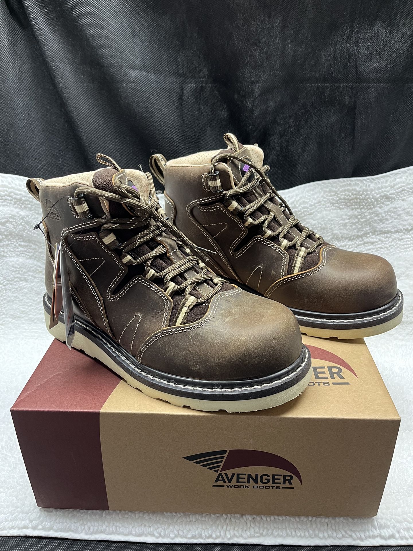 Avenger Work Boot Woman’s Size 7