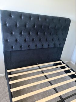 QUEEN SIZE BED FRAME BRAND NEW !!!