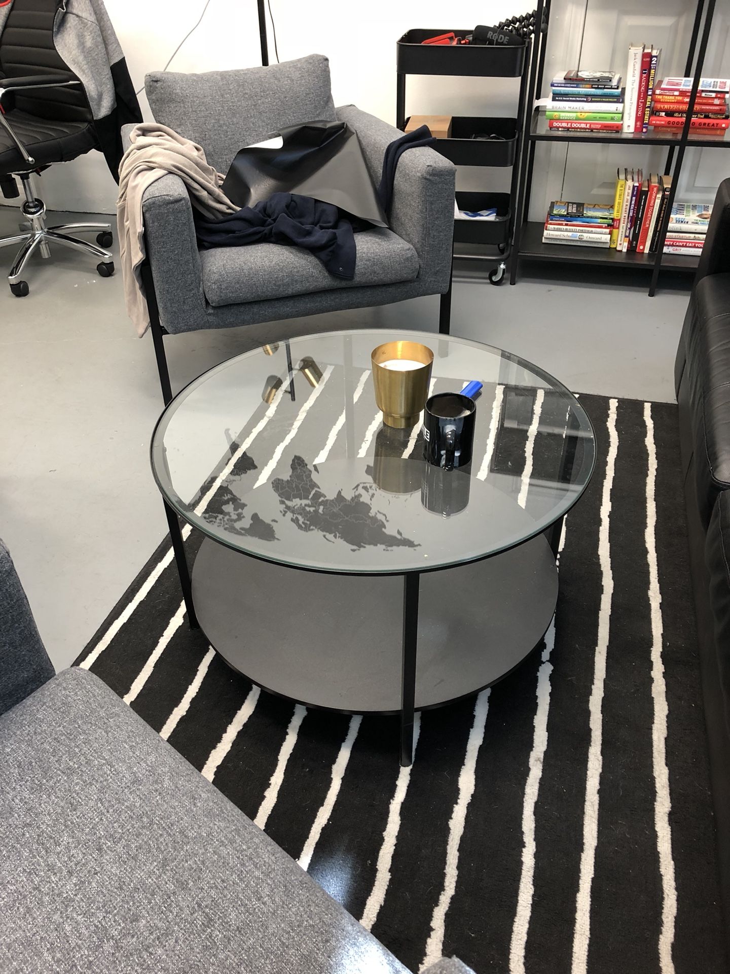 Modern round glass coffee table