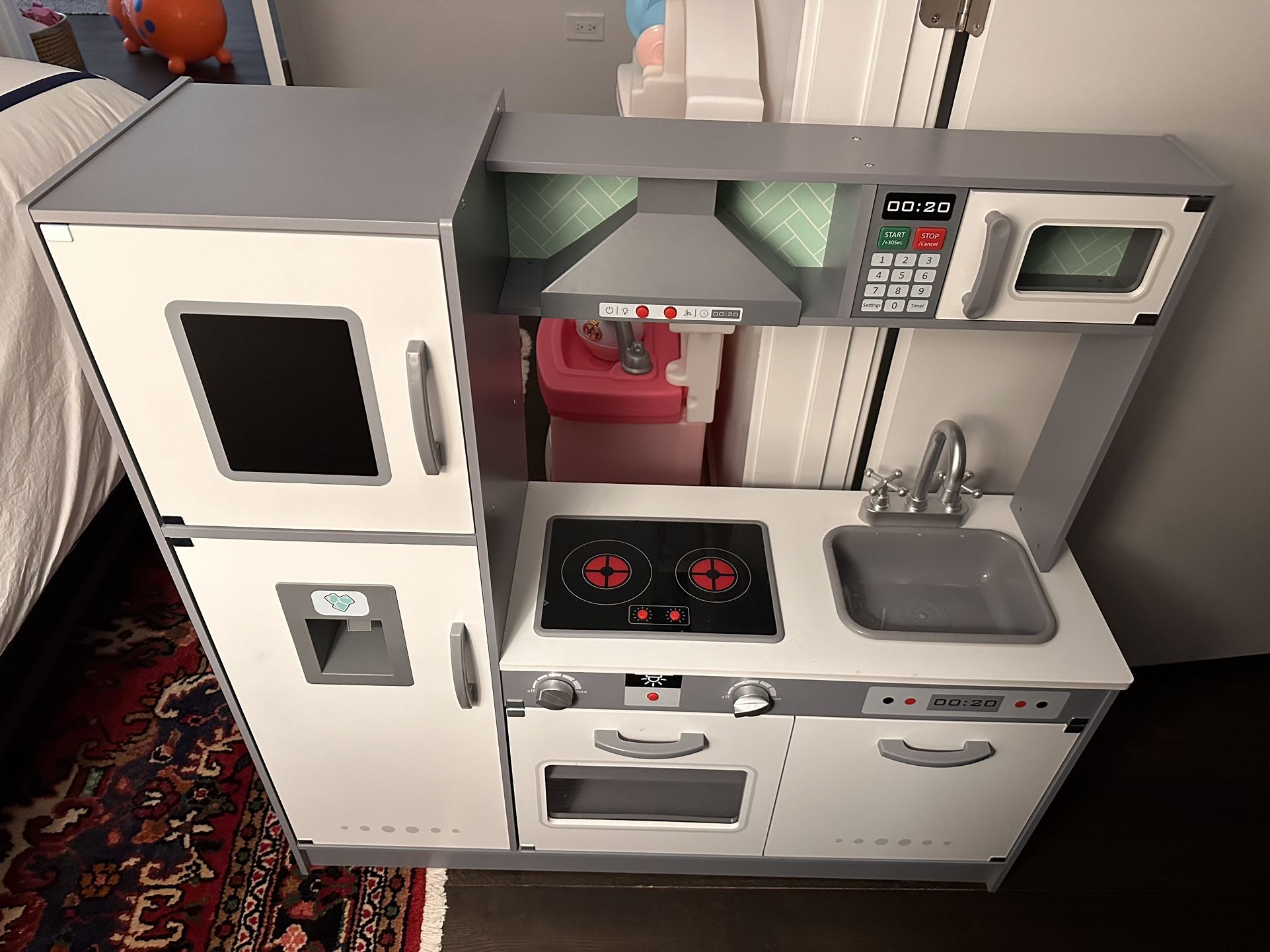 Kids play kitchen for Sale in Chicago, IL OfferUp