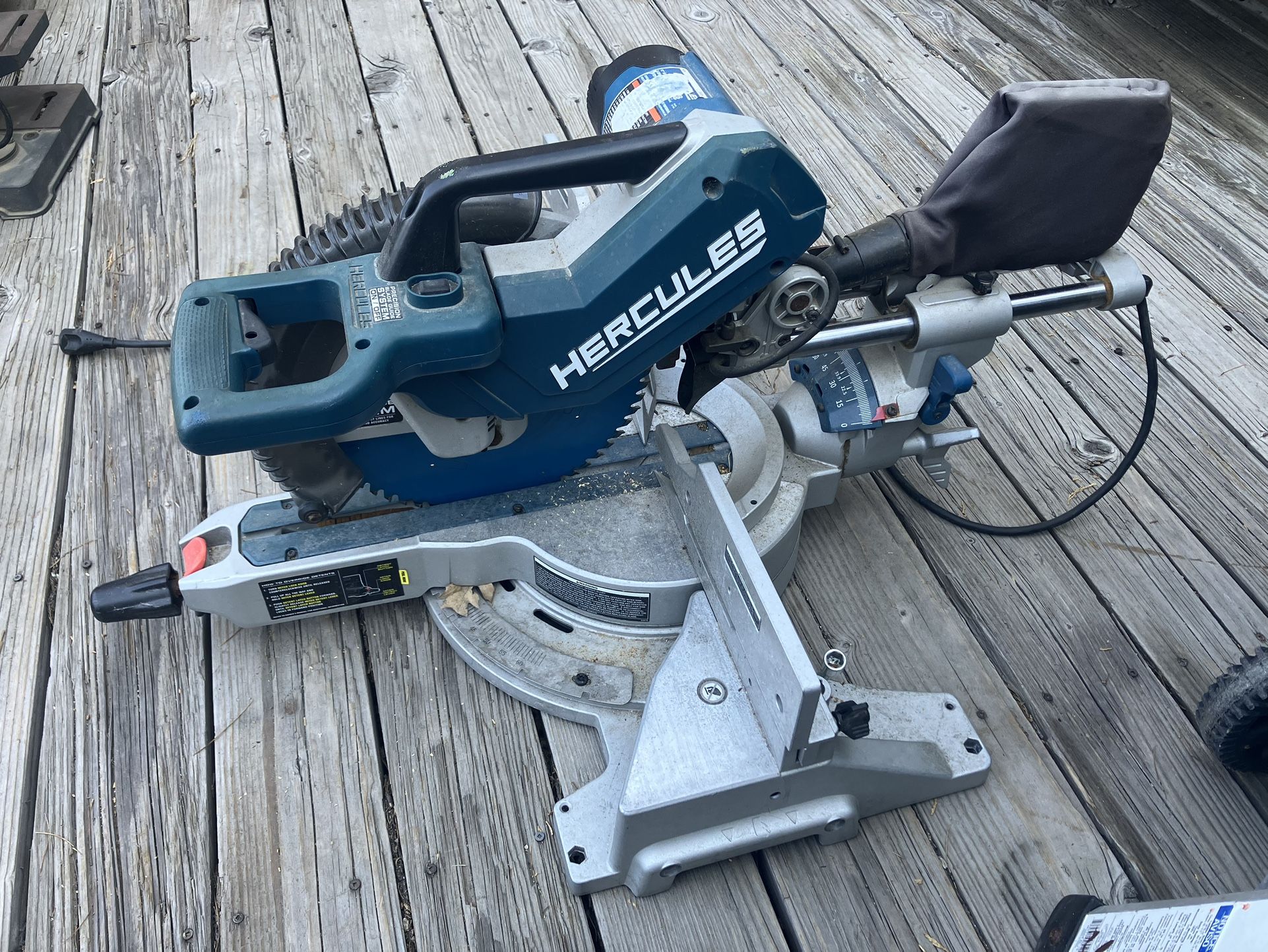 Hercules 12” Sliding Miter Saw