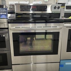 LG 30in Electric Stove 4 Months Warranty We Are Located In The Blue Building 🟦