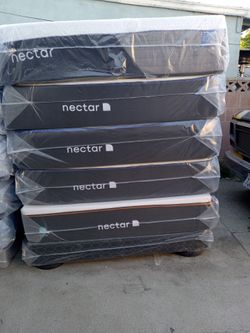 Nectar Mattress 

Nectar Premier queen Size - 13" Thick Memory foam mattress 

Brand new mattress 

Delivery available