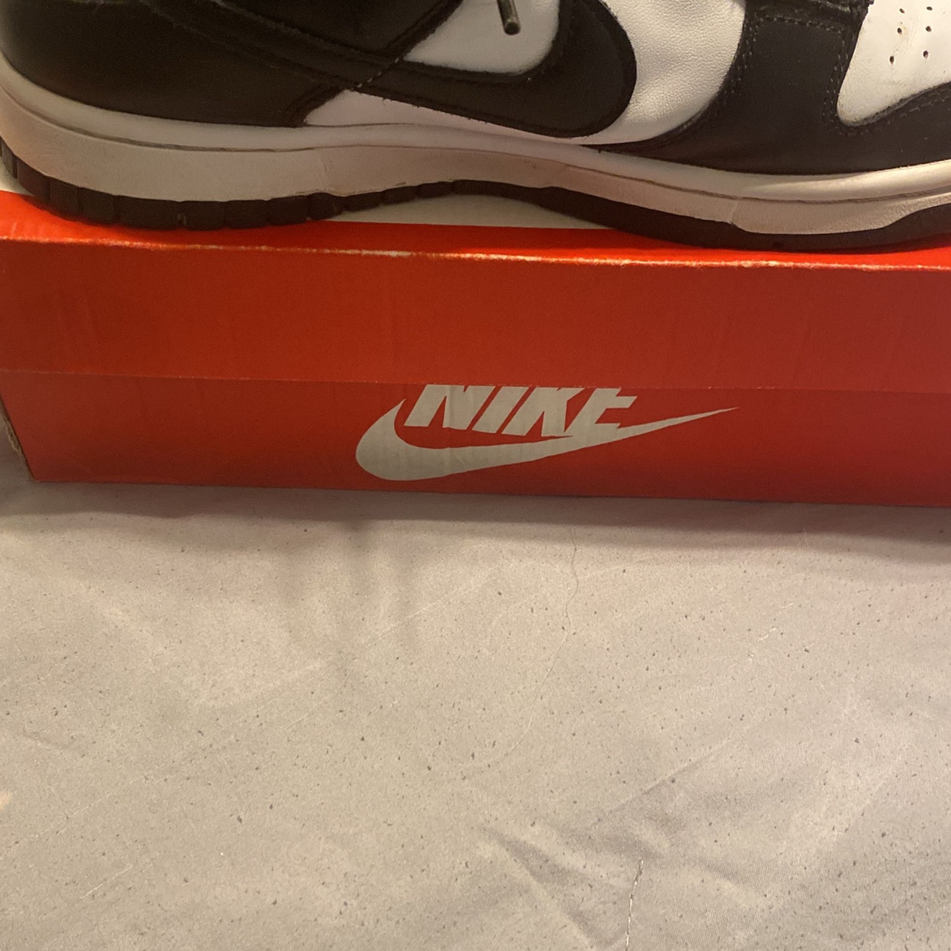 Nike Panda Dunks Low display picture 1