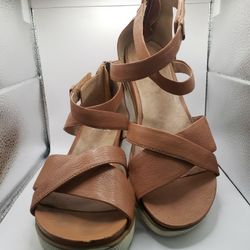 Size 8  tan leather Eileen Fisher Sally wedge sandals