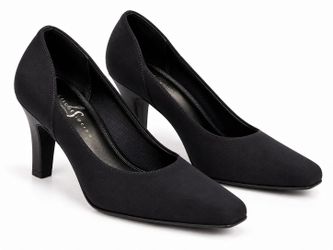 LifeStride Black Women’s Classic Pumps, Size 7 – Dress Heels