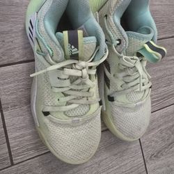 Adidas Stepback James Harden Basketball Shoes YOUTH