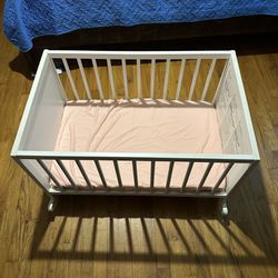 Infant Crib 