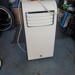 Portable air conditioner