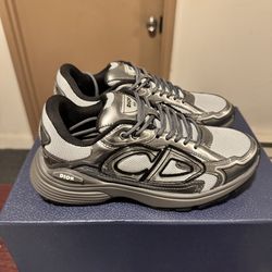 Dior B30 - Size 5