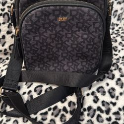 DKNY logo Crossbody Women’s Handbag Black/Gray With Adjustable Strap.