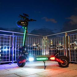 NANROBOT LS7+ High Performance Electric Scooter – Extra Large – Very Low Used