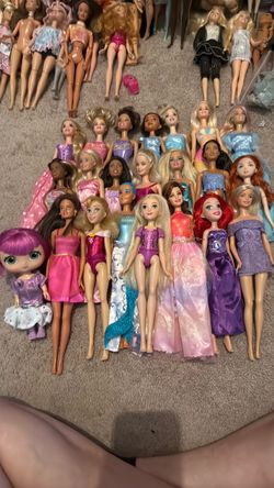 Large Lot of BarbieDolls