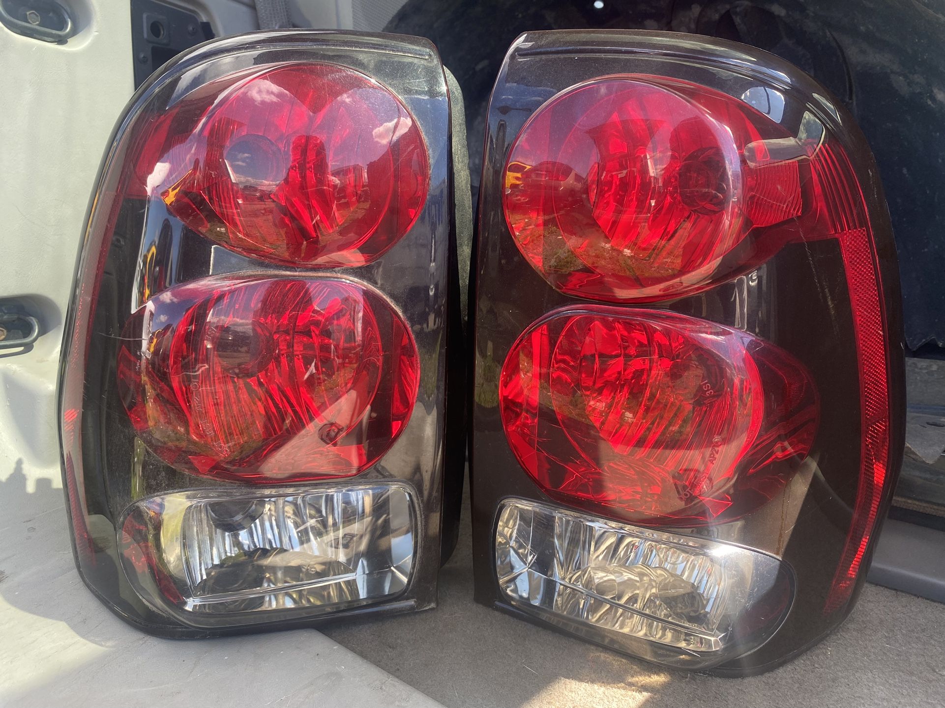 Trailblazers 2002-2009 Taillights Very Cheap And Good Condition