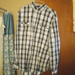 Men's Button Up Long Sleeved Shirt 
