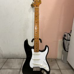 Squier Classic, Vibe 50s Stratocaster Electric Guitar, Black, Maple Fingerboard