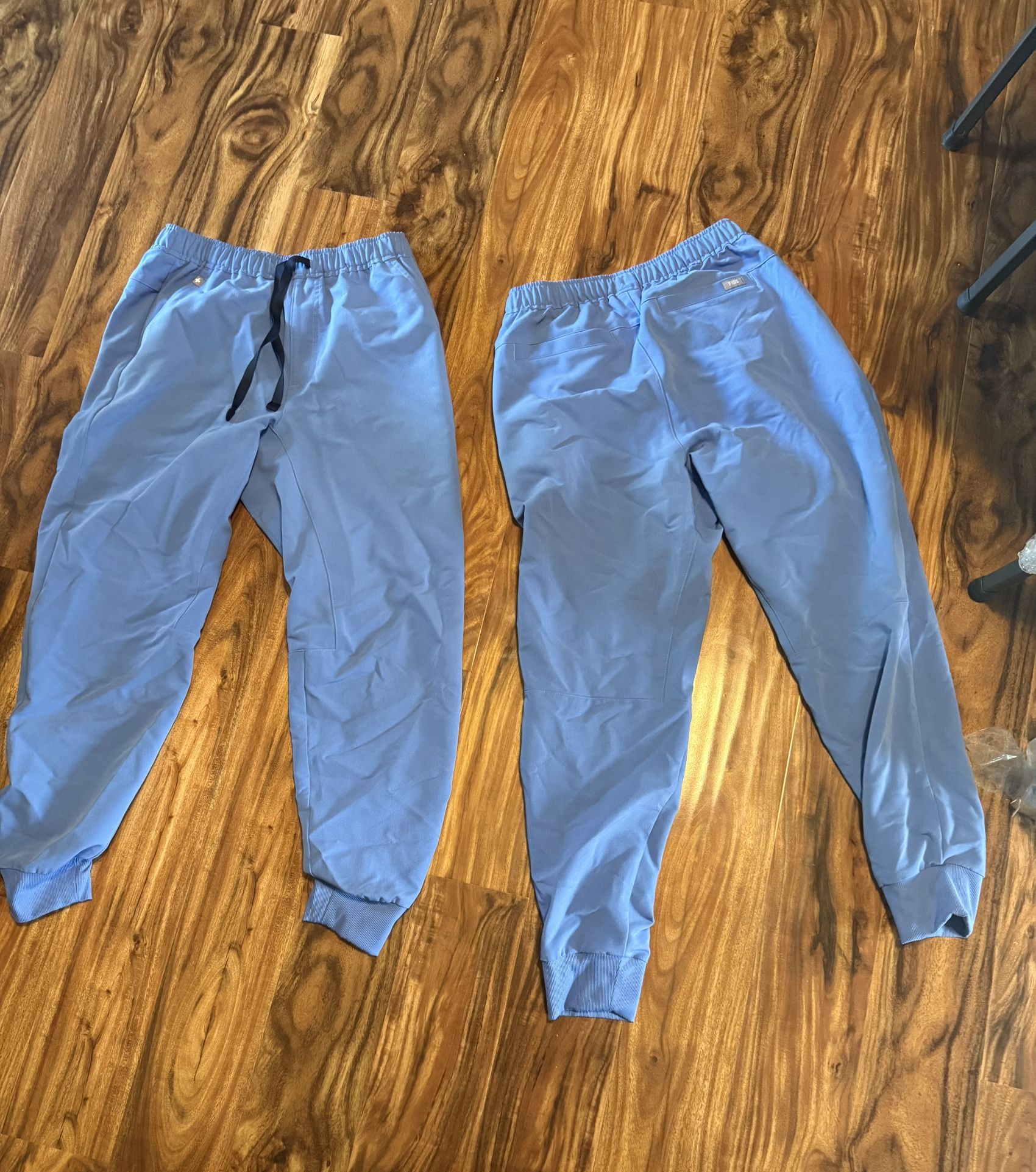 Figs Men’s Jogger Scrubs $20