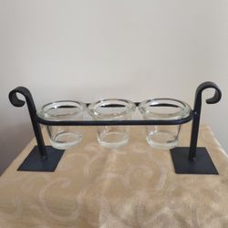 TRIPLE TEA-LITE VOTIVE GLASS WROUGHT IRON CA NDLE HOLDER