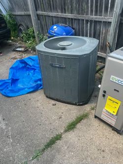 Trane 2.5 ton r-22